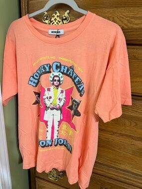New daydreamers size small Elton John t shirt